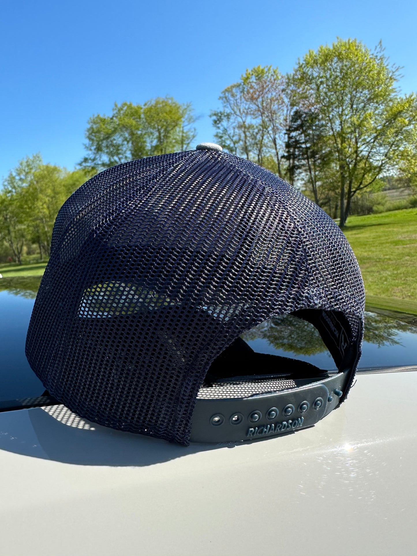 RENNEN Trucker Hat